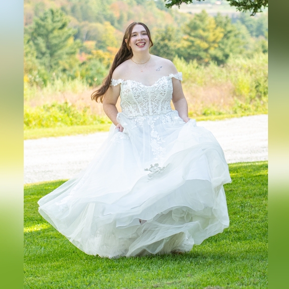 Harlem by Maggie Sottero Wedding Dress - Picture 13 of 16